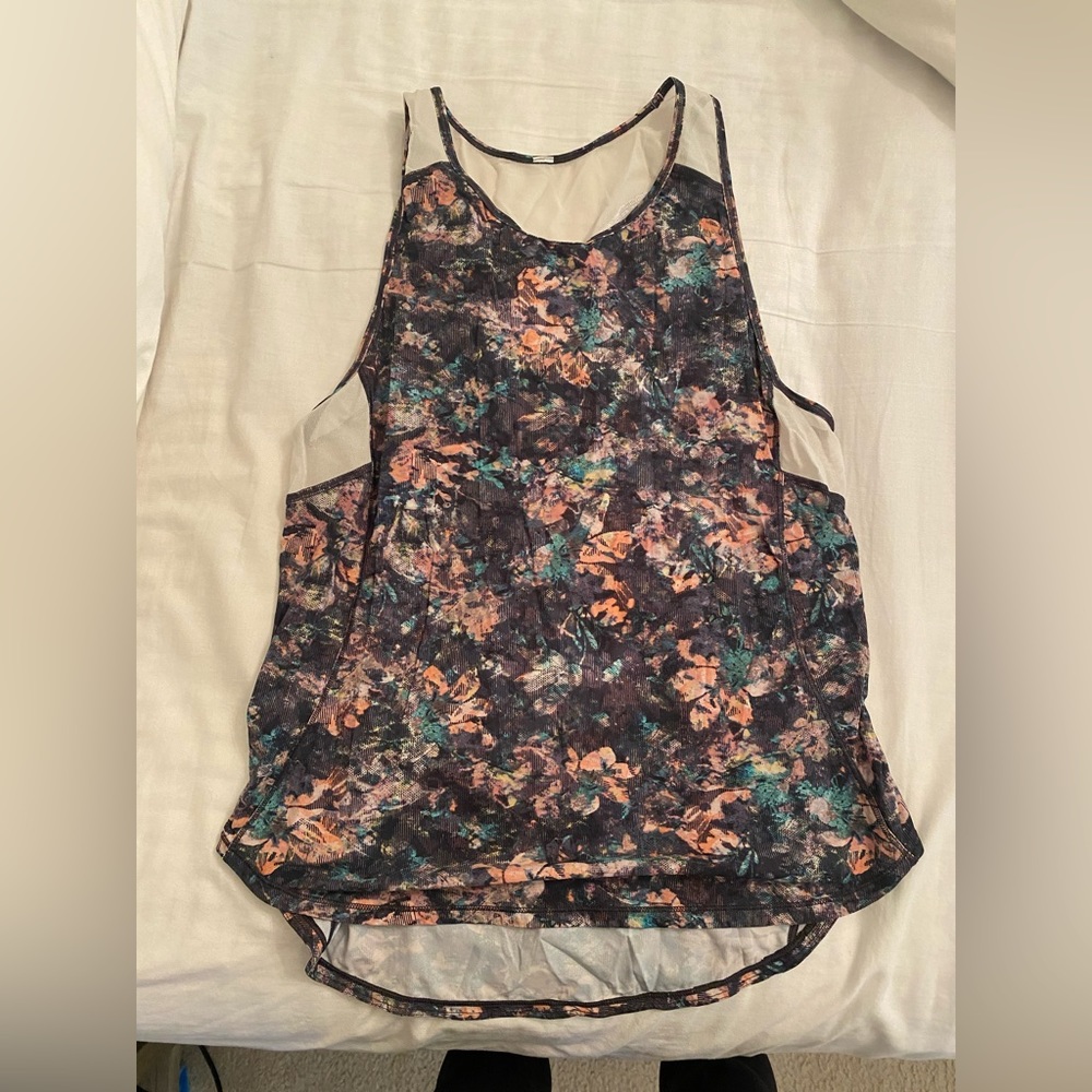 Lululemon tank